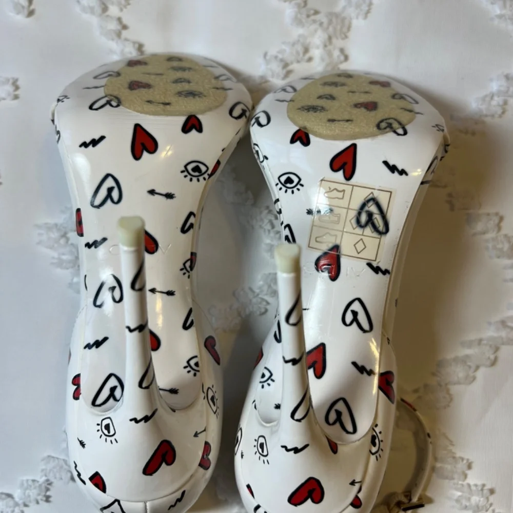 ALDO Brandii Milk Kiss Limited Edition Red Heart Heels SIZE 7.5 - Picture 15 of 15
